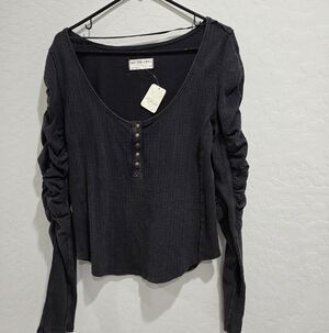 Free People ribbed black long-gathered sleeve t-shirt